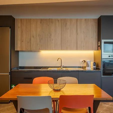 A Porta Neves * Φουνκάλ